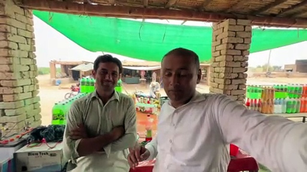 The Fire Mountain In Pakistan - Yahan Per Log Picnic K Liye Atay Hain Is Aag Per Khana Pakatay Hain