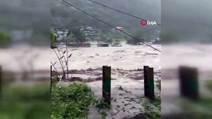 O ülkede sel felaketi: 23 asker kayıp