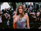 VIDEO: Diagnostiquée d’un cancer du sein, Carla Bruni appelle au dépistage