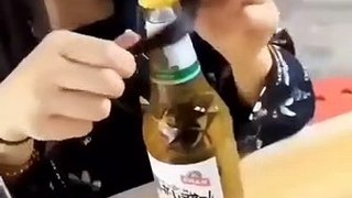 Cette technique hallucinante pour ouvrir une bière avec les cheveux (Vidéo) !