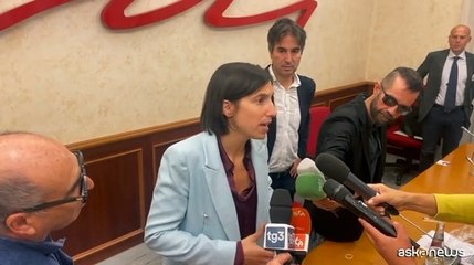 Tải video: Schlein: Governo fermi scempio contro sanit? pubblica, servono risorse