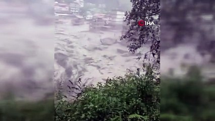 Hindistan'ın kuzeyinde sel felaketi: 10 ölü, 22 yaralı