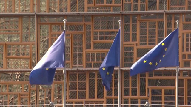 العالم الليلة | 3 دول أوروبية تفرض ضوابط جديدة لمنع تسلل المهاجرين من سلوفاكيا