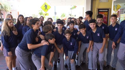 Estudiantes de Miami celebran mes de la hispanidad