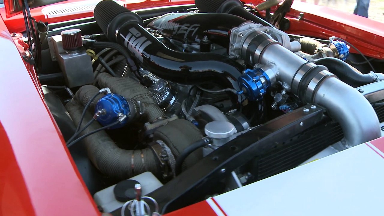 Watch 18-year-old Alex Taylor Run in the 8s at Drag Week 2015!