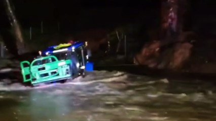 Emergency crews in Eastern Victoria work to move residents to higher ground due to flood threats