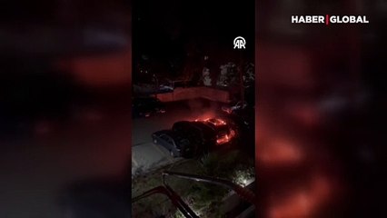 Kadıköy'de bir binanın otoparkında yangın! 3 araç alevler içinde kaldı