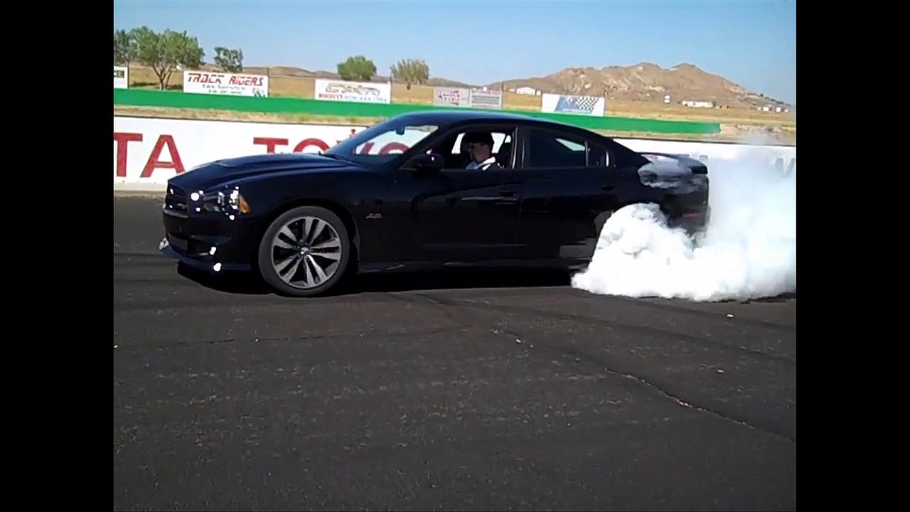 2012 SRT Charger and Challenger HUGE BURNOUTS
