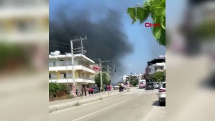 HATAY'DA, ÇADIRLARI YANAN DEPREMZEDE AİLEYE KAYMAKAMLIKTAN KONTEYNER DESTEĞİ