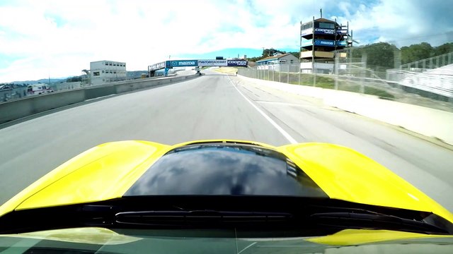 2015 Chevrolet Corvette Z06 vs. 2016 Dodge Viper ACR