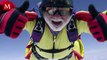 Abuelita de 104 años salta en paracaídas desde 4 mil metros; espera obtener Récord Guiness