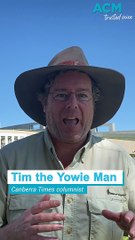 Tim the Yowie Man meets 'Shawn the Prawn'