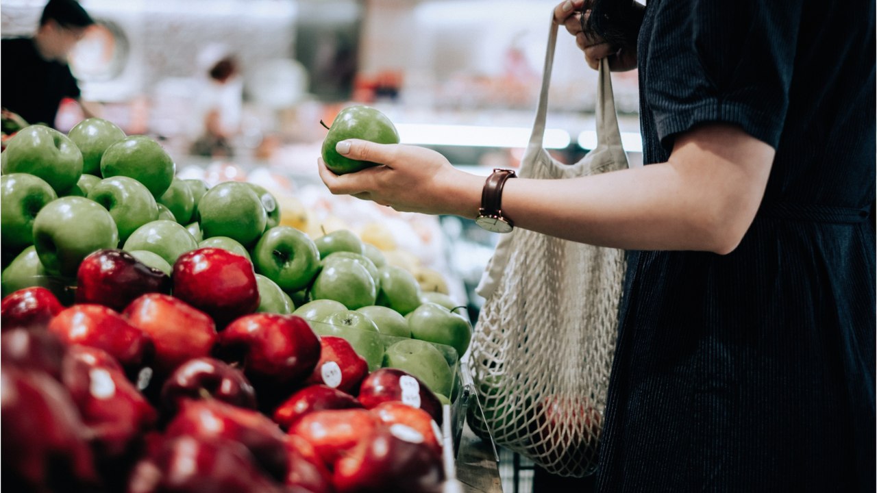 Mit Schellack überzogene Äpfel sind nichts für Veganer