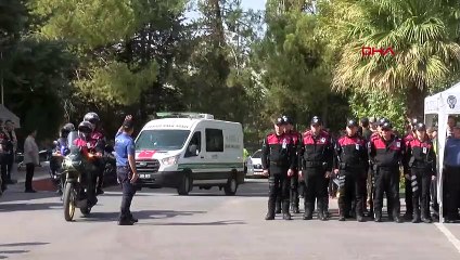 Descargar video: Gaziantep'te Polis Memuru Kovalamaca Sırasında Şehit Oldu