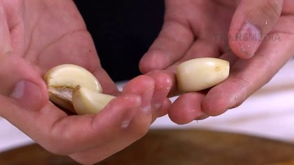 Patut Dicoba! Ini Tips Mengupas Bawang Putih Praktis