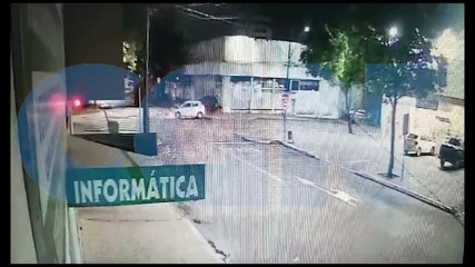 Vídeo mostra forte colisão entre Palio e HB20 na Rua Paraná