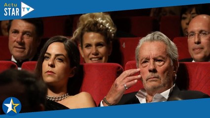 Alain Delon : Quel grand-père est-il pour Lino, le fils d'Anouchka ? Elle répond en toute sincérité