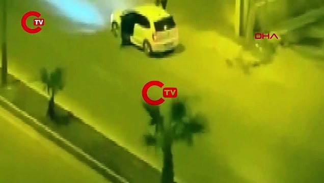 Mersin'de, otomobile zorla bindirilen kadın aranıyor