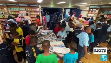 Kenya : la plus grande librairie flottante au monde accoste à Mombasa