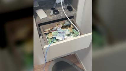 SNS로 대포통장 모아 보이스피싱 이용한 조직 검거 / YTN