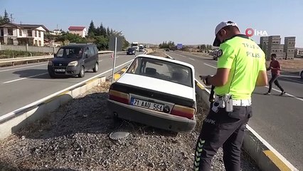 Kırıkkale'de Ehliyetsiz Sürücünün Kullandığı Otomobilin Karıştığı Kazada İki Doktor Yaralandı