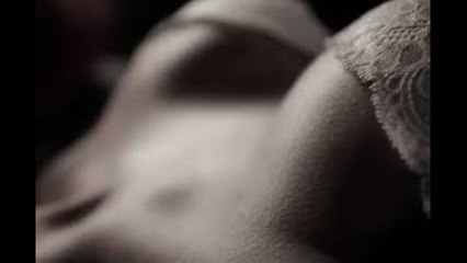 Insolite: Cette femme droguait ses victimes avec ses seins!