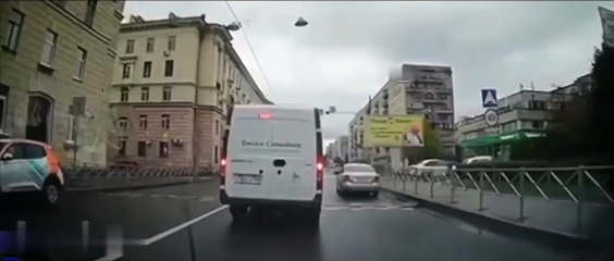 Ne jamais doubler sur un passage piéton