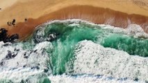 Calm, relaxing public domain lofi by Benjamin Lee with a waves background video to work, chill or study
