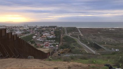 트럼프에 이어 바이든도 남부 국경 장벽 건설 "공약에 배치" / YTN