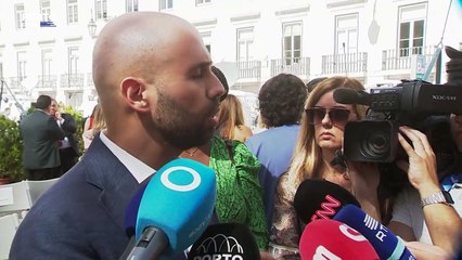 Direita elogia e esquerda pede mais. As reações dos partidos ao discurso do 5 de outubro