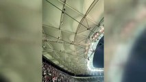 Beşiktaş taraftarı stadın çatısına çıktı, üçlü çektirdi!
