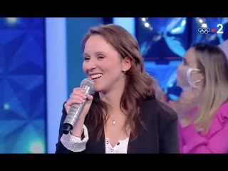 N'oubliez pas les paroles (France 2) : La Maestro se fait remonter les bretelles après avoir dragu