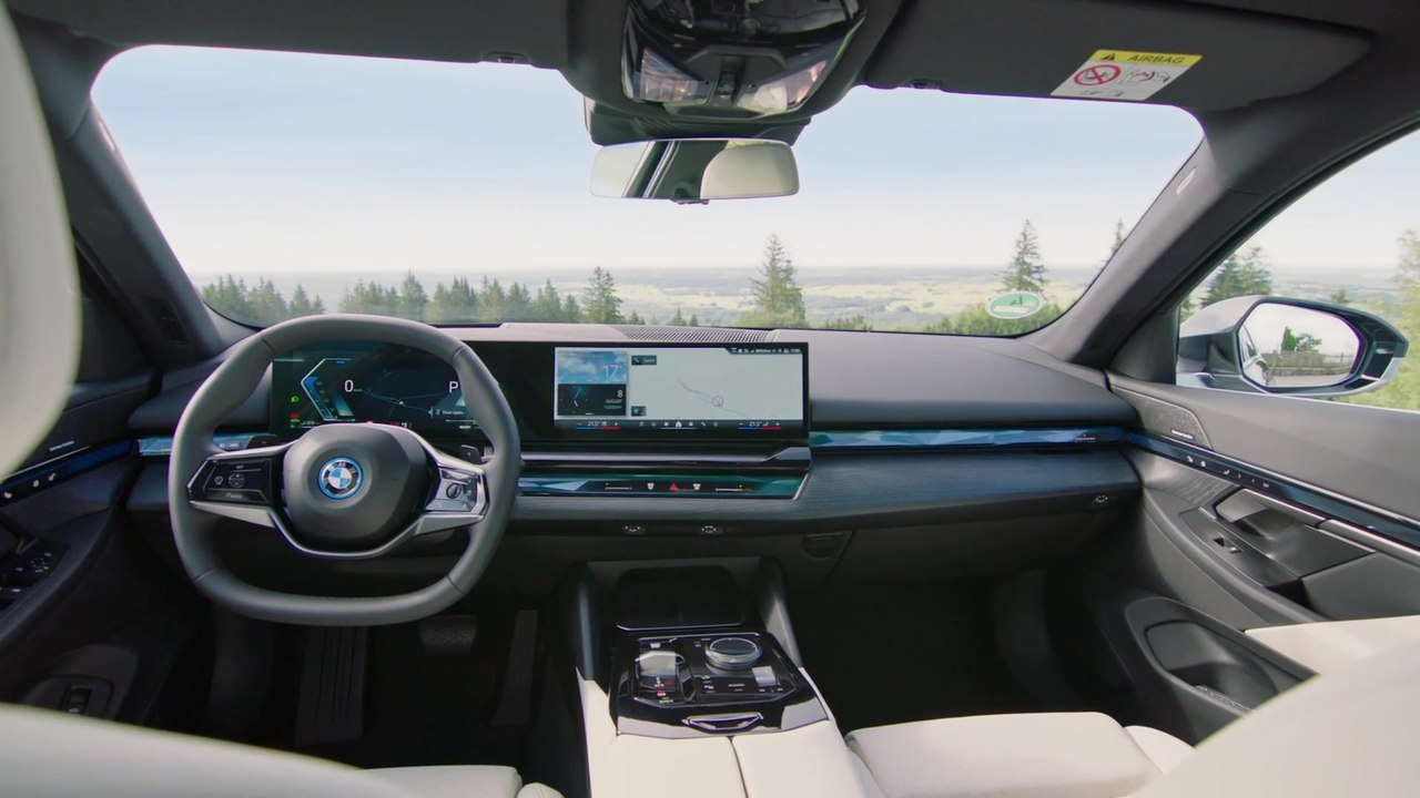 Neue BMW 5er Limousine mit Plug-in-Hybrid-Antrieb erhältlich - Umfangreiche Serienumfänge und Ausstattungshighlights