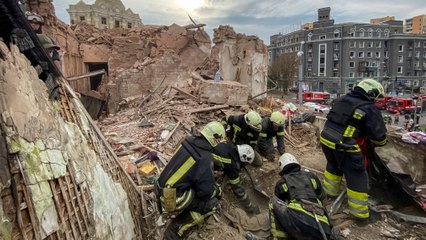 Rusia ataca Járkov horas después del ataque a Hroza