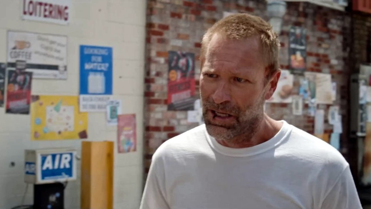 Im Trailer zum Action-Thriller Rumble Through The Dark wird der Schlagring nicht zurückgehalten