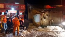 Karabük'te AK Parti İlçe Başkanı'na ait ahır ve samanlık yangında yandı