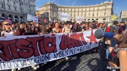 Fridays for Future in piazza in tutta Italia: "Resistenza climatica"