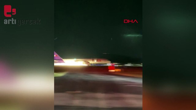 ABD'de iniş takımı arıza yapan uçak, gövdesi üzerine iniş yaptı