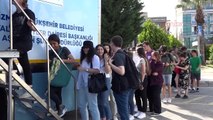İzmir Büyükşehir Belediyesi Üniversite Öğrencilerine Sıcak Yemek Desteğini Sürdürüyor