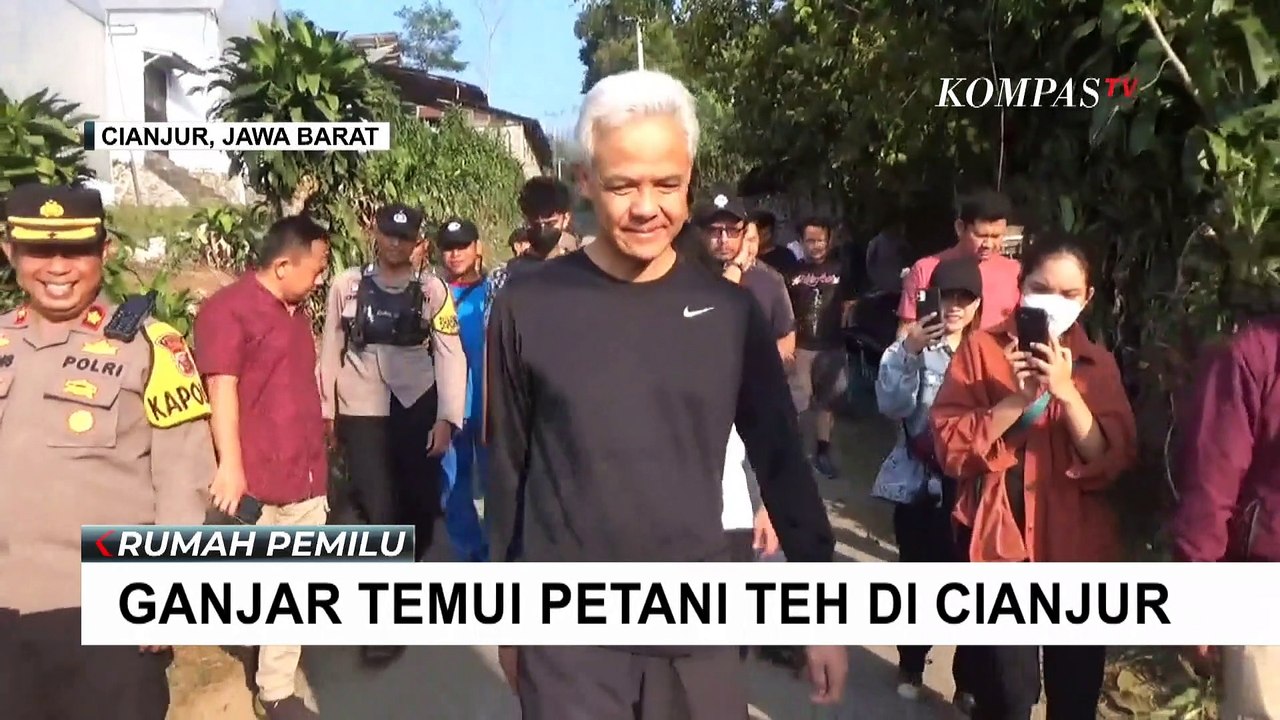 Beri Pesan pada Petani Muda, Bacapres Ganjar Pranowo Tengoki Kebun Teh di Cianjur Jawa Barat