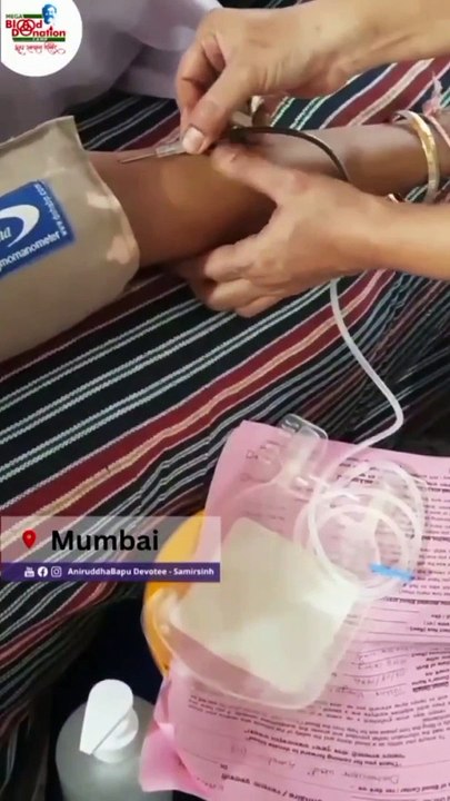 A donor donating his blood at the Mega Blood Donation camp 2023