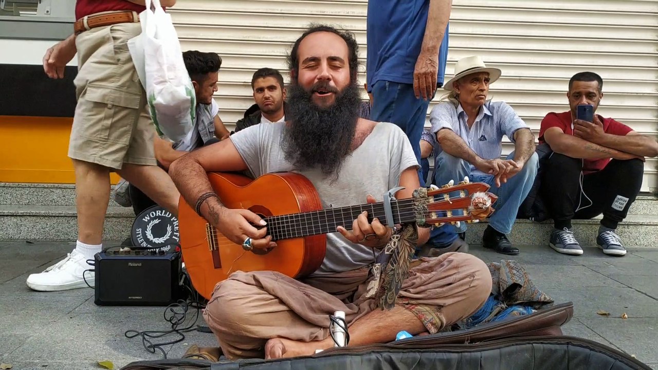 Pako DOĞAN_ Karşıyaka Çarşı performans , SOKAK