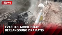 Mobil Pikap Terjun ke Kali, Evakuasi Berlangsung Dramatis