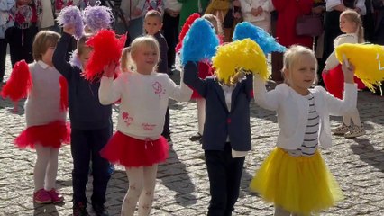 Występ dzieci z PP nr 6 w Głogowie z okazji Senioraliów