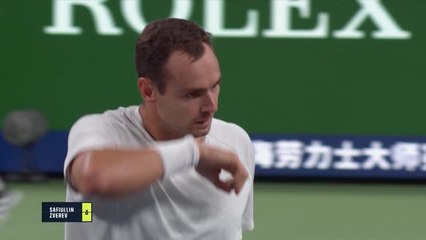 Shanghai - Cette fois, Safiullin a étrillé Zverev