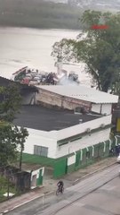 Balsinha é arrastada pela correnteza, rio Itajaí-Açu pode chegar a 12 metros e mais