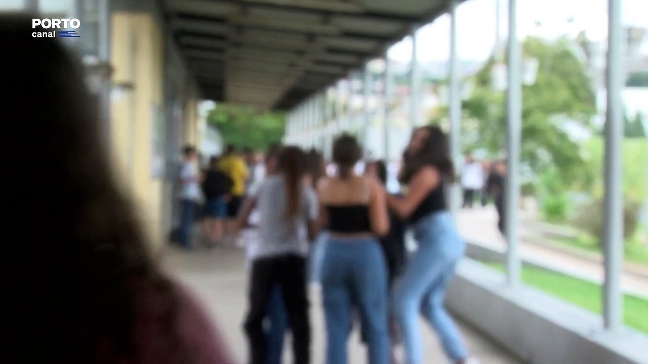 Há sete anos que os telemóveis ‘não entram’ numa escola em Santa Maria da Feira