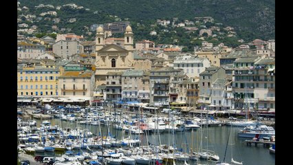 VIDEO: Alerte à la bombe et évacuation du théâtre de Bastia en Corse