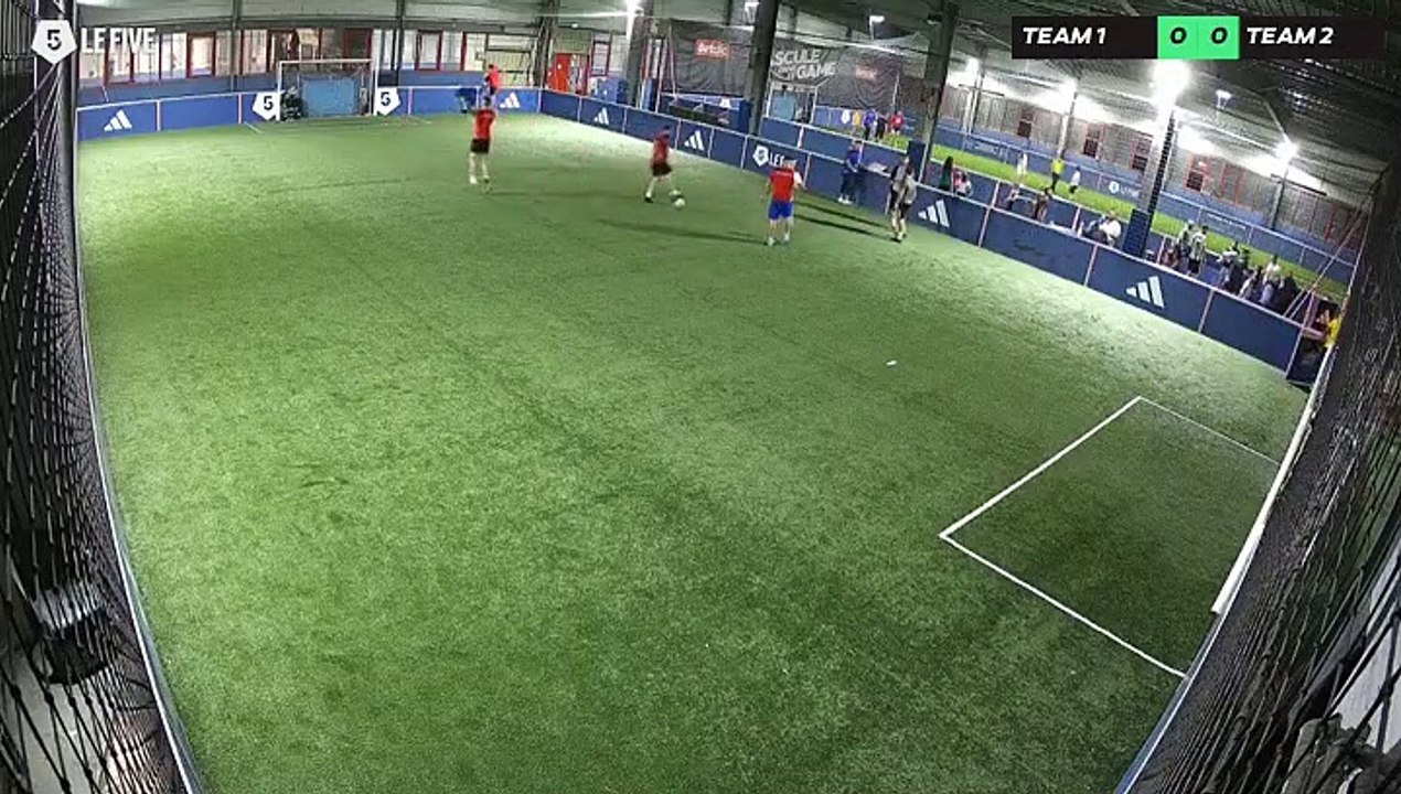 Rexhep 06/10 à 21:04 - Football Terrain 1 (LeFive Annemasse )