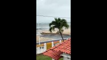 Morador denuncia esgoto a céu aberto em praia na ilha de Itaparica: 'Uma vergonha'
